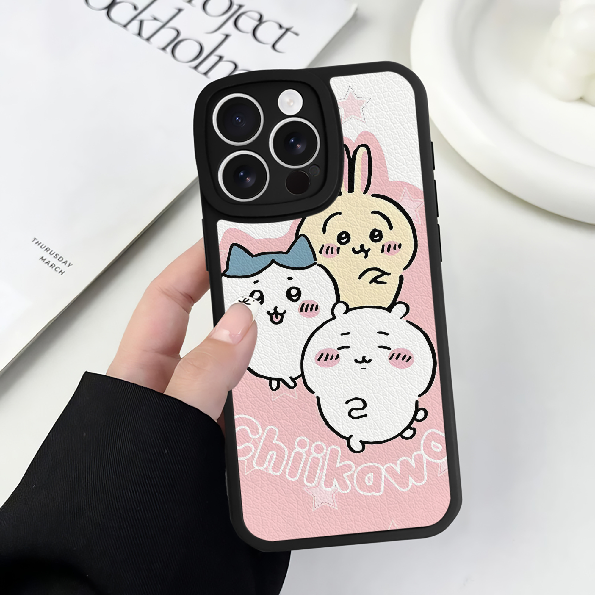 （画像用） ちいかわ Chii-kawa 【iPhone 16シリーズ対応】シリコンスマホケース（レザー調） 材質：シリコン